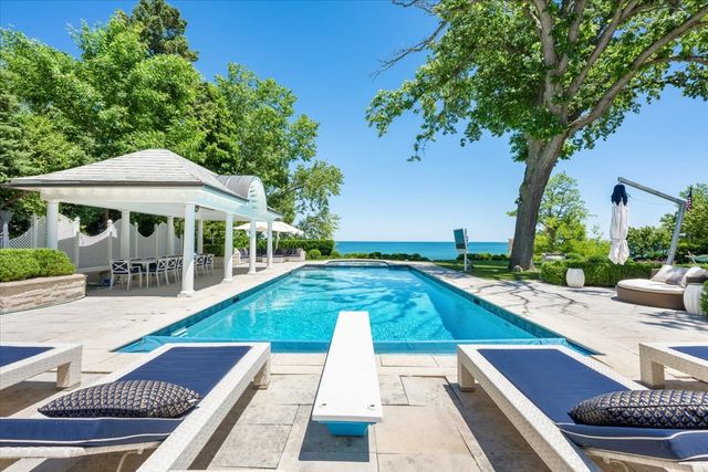 319 SHERIDAN Road, Winnetka, IL 60093