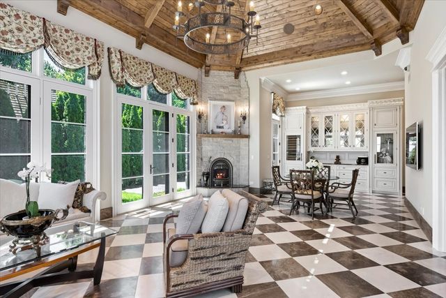 319 SHERIDAN Road, Winnetka, IL 60093