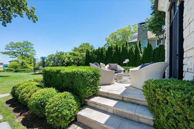 319 SHERIDAN Road, Winnetka, IL 60093