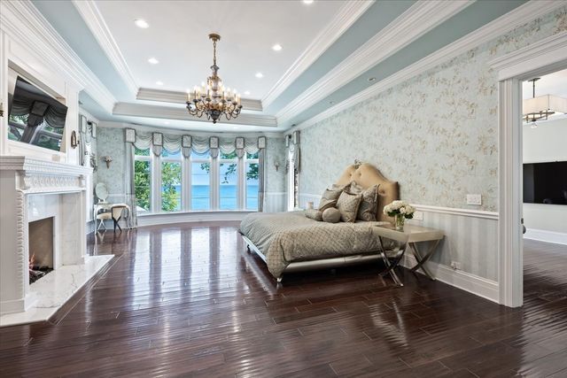 319 SHERIDAN Road, Winnetka, IL 60093