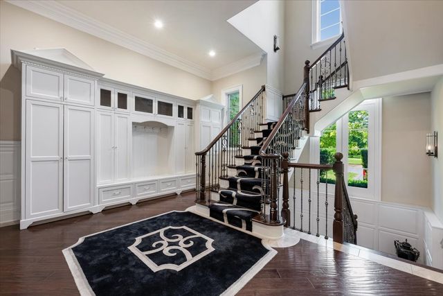 319 SHERIDAN Road, Winnetka, IL 60093