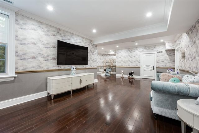 319 SHERIDAN Road, Winnetka, IL 60093