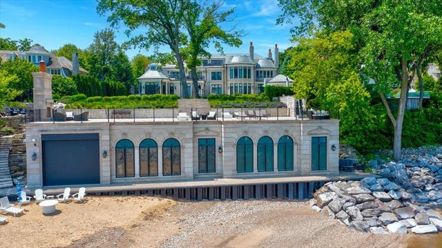 319 SHERIDAN Road, Winnetka, IL 60093