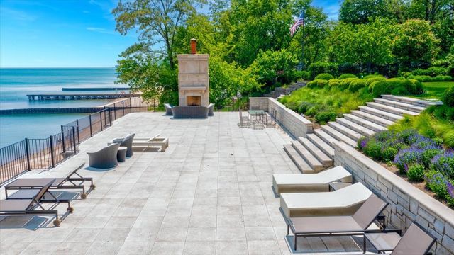 319 SHERIDAN Road, Winnetka, IL 60093