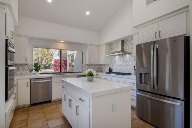 80671 Cherry Hills Drive, La Quinta, CA 92253