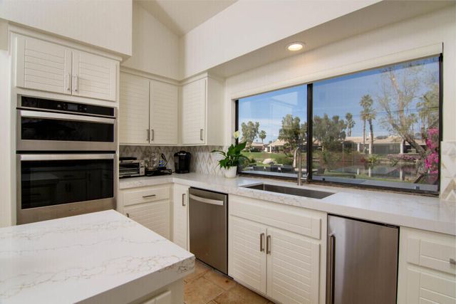 80671 Cherry Hills Drive, La Quinta, CA 92253