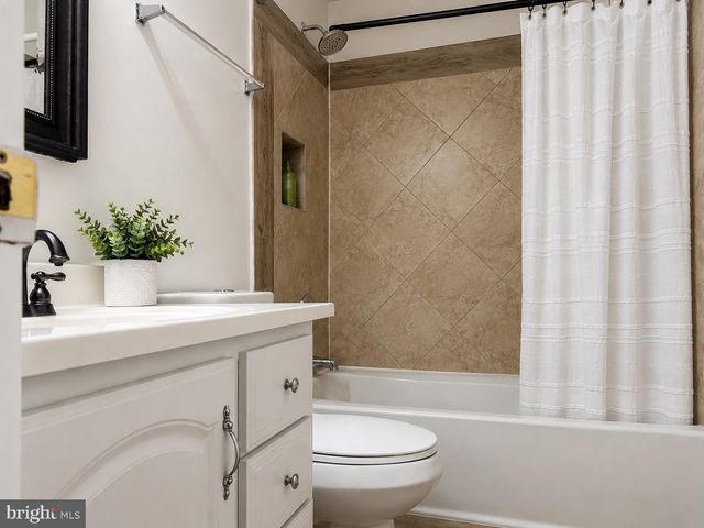 5559 HECATE CT, Fairfax, VA 22032