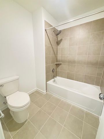 9714 Periwinkle Chase Drive, Richmond, TX 77407