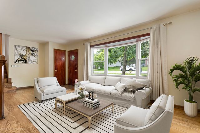 4733 S Pershing Avenue, Downers Grove, IL 60515