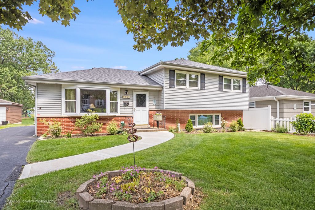 4733 S Pershing Avenue, Downers Grove, IL 60515