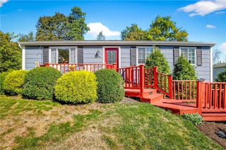 1015 Highfield Rd, Bethel Park, PA 15102