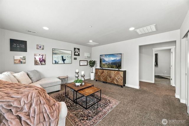 8010 206th Avenue E, Bonney Lake, WA 98391