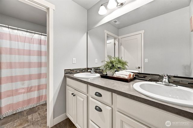 8010 206th Avenue E, Bonney Lake, WA 98391