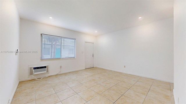 2499 SW 27th St 7, Miami, FL 33133