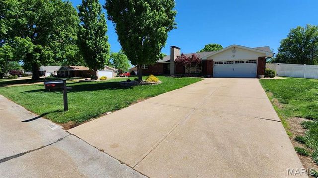 5452 Edelweis Lane, St Louis, MO 63129