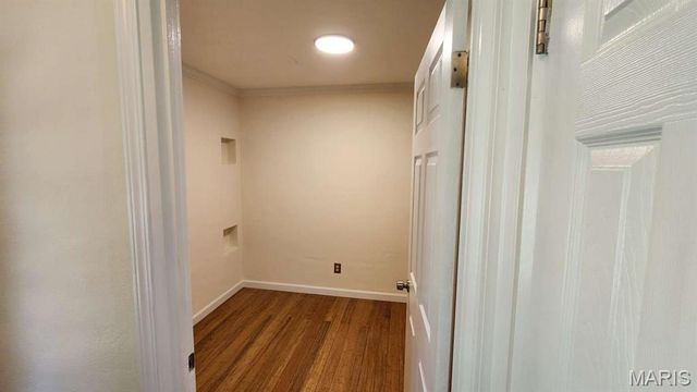 5452 Edelweis Lane, St Louis, MO 63129