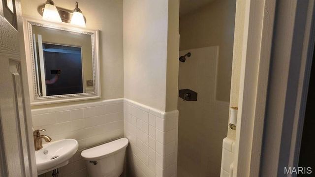 5452 Edelweis Lane, St Louis, MO 63129