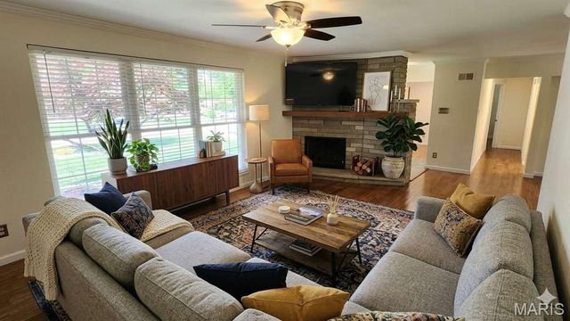 5452 Edelweis Lane, St Louis, MO 63129