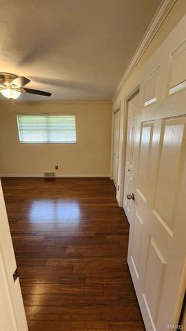 5452 Edelweis Lane, St Louis, MO 63129