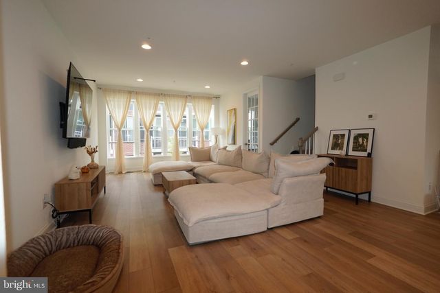 1316 BREECHES WAY, Mechanicsburg, PA 17055