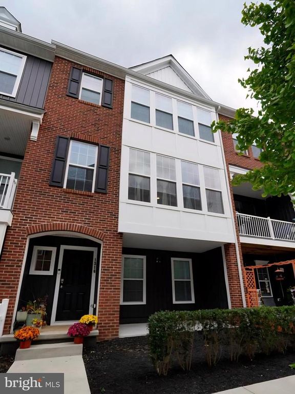 1316 BREECHES WAY, Mechanicsburg, PA 17055