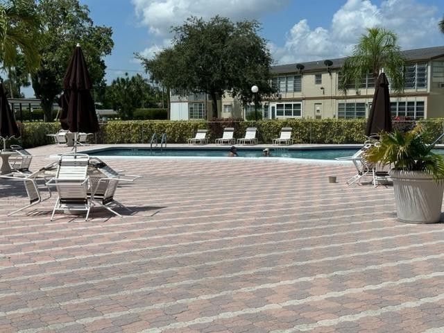 7705 NW 5th Court 104, Margate, FL 33063