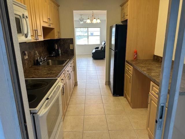 7705 NW 5th Court 104, Margate, FL 33063