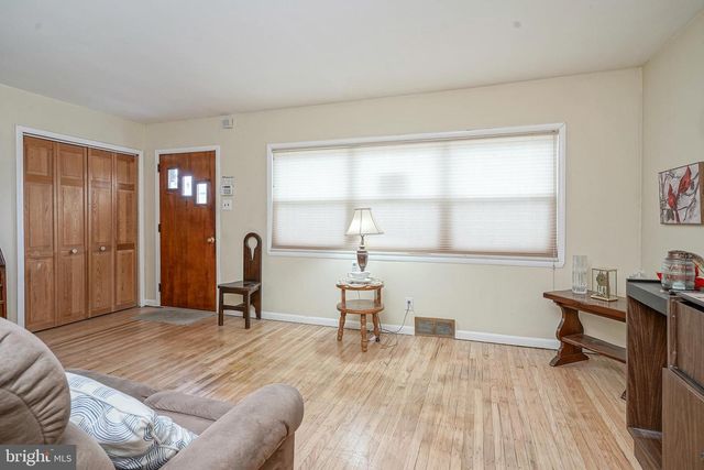 137 BALDWIN RD, Glassboro, NJ 08028