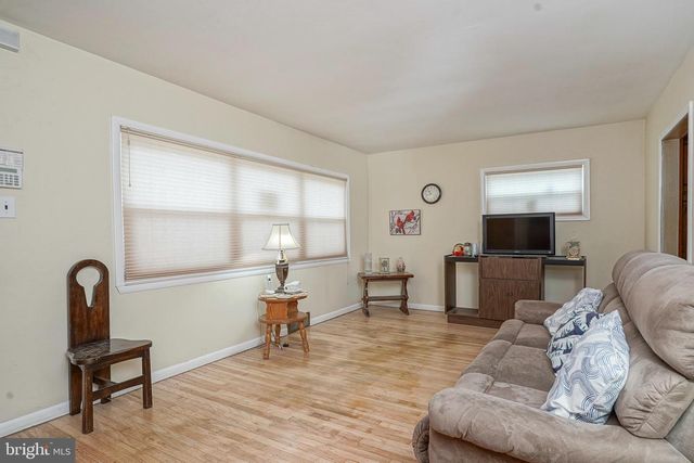 137 BALDWIN RD, Glassboro, NJ 08028