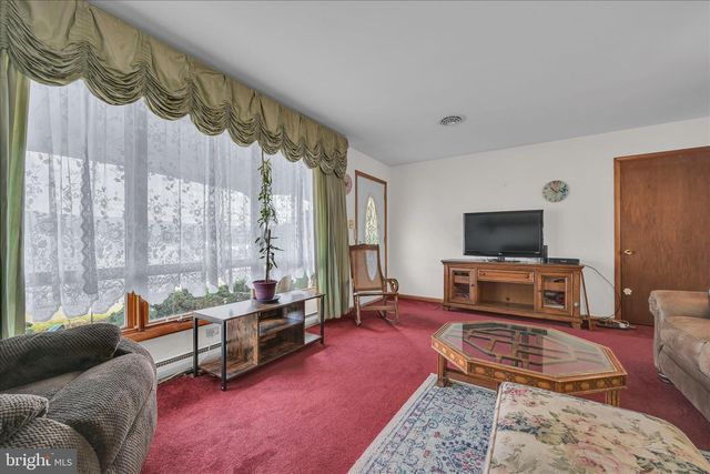 123 W LINE ST, Tremont, PA 17981