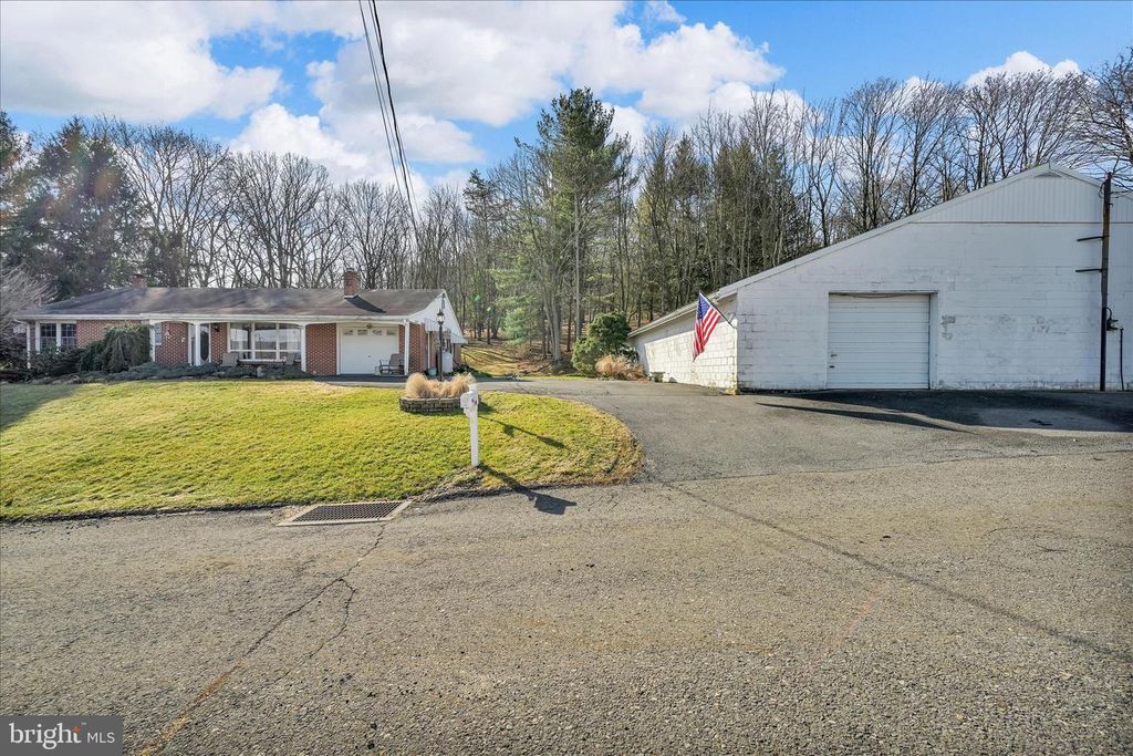 123 W LINE ST, Tremont, PA 17981