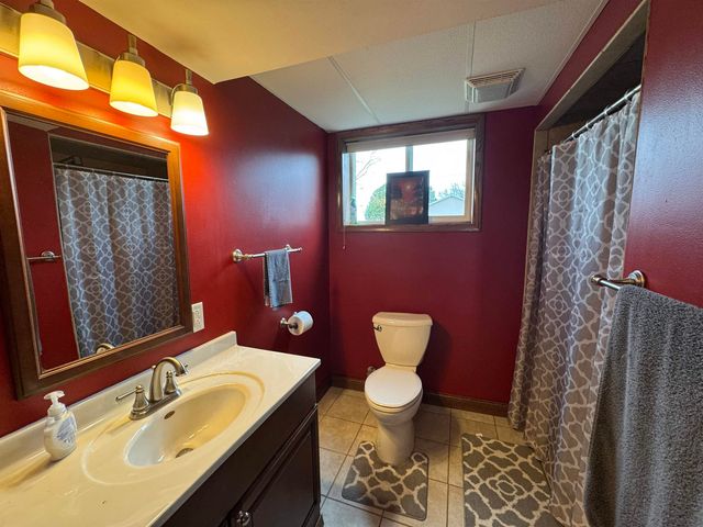 1808 Owen St., Charles City, IA 50616