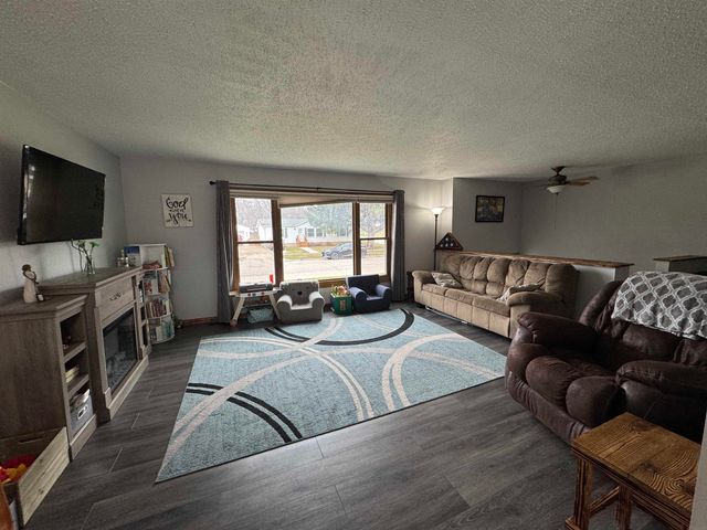 1808 Owen St., Charles City, IA 50616