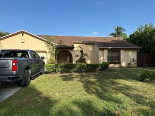 4863 SW 148th Ct, Miami, FL 33185