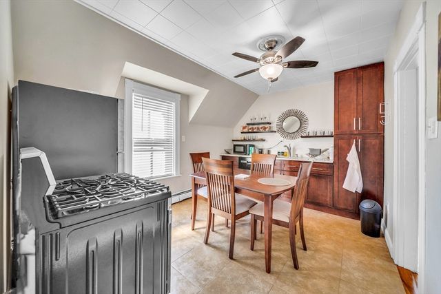 34 Sherbrook Ave, Worcester, MA 01604