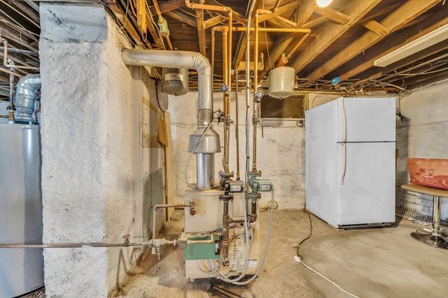 34 Sherbrook Ave, Worcester, MA 01604
