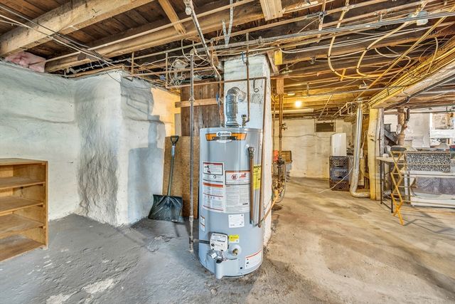 34 Sherbrook Ave, Worcester, MA 01604