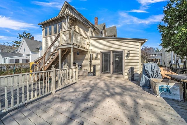 34 Sherbrook Ave, Worcester, MA 01604
