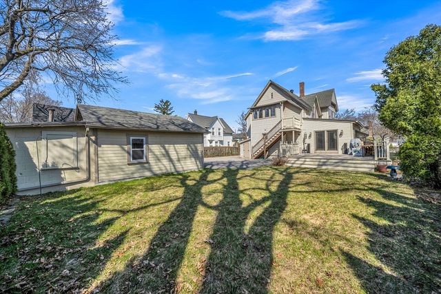 34 Sherbrook Ave, Worcester, MA 01604