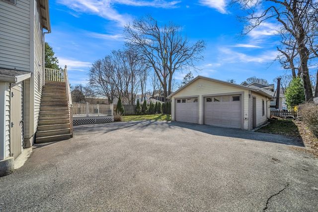 34 Sherbrook Ave, Worcester, MA 01604