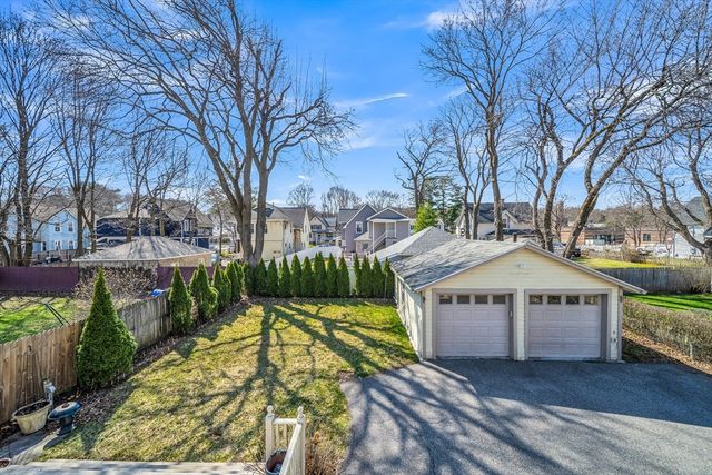 34 Sherbrook Ave, Worcester, MA 01604