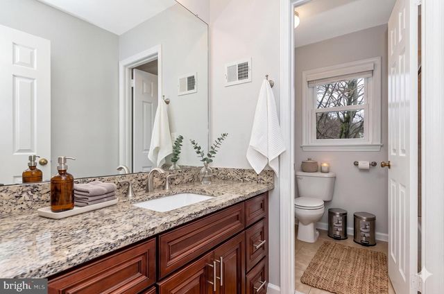 15701 JONES LN, Gaithersburg, MD 20878