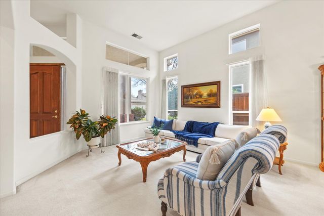 1121 Elderberry Cir, Folsom, CA 95630