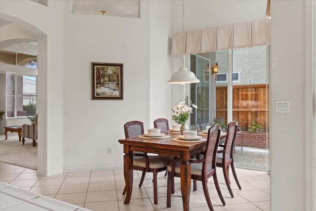 1121 Elderberry Cir, Folsom, CA 95630