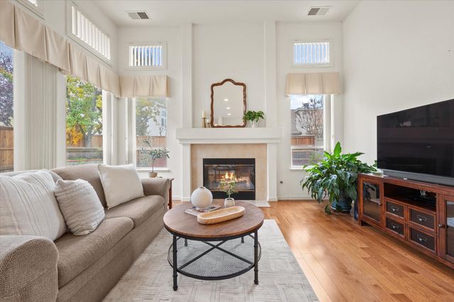 1121 Elderberry Cir, Folsom, CA 95630