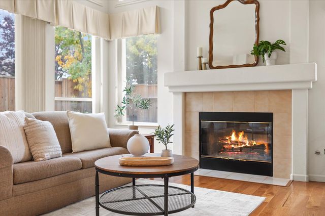 1121 Elderberry Cir, Folsom, CA 95630