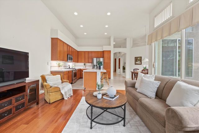 1121 Elderberry Cir, Folsom, CA 95630