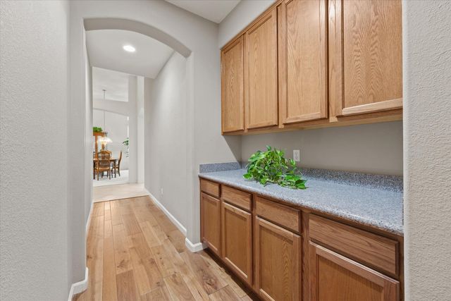 1121 Elderberry Cir, Folsom, CA 95630