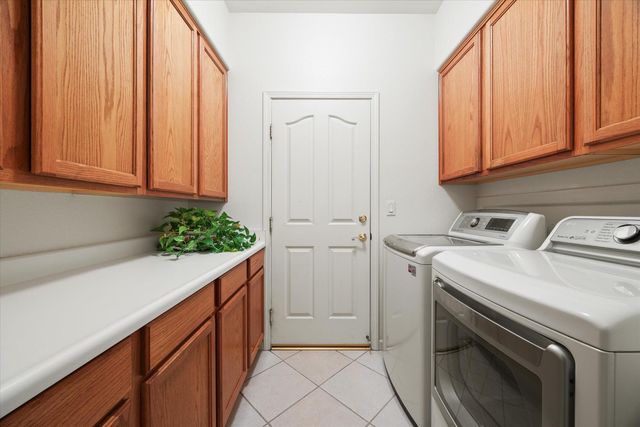 1121 Elderberry Cir, Folsom, CA 95630