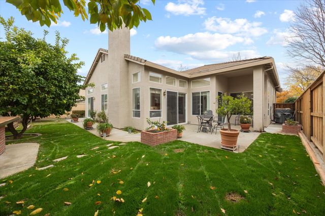 1121 Elderberry Cir, Folsom, CA 95630